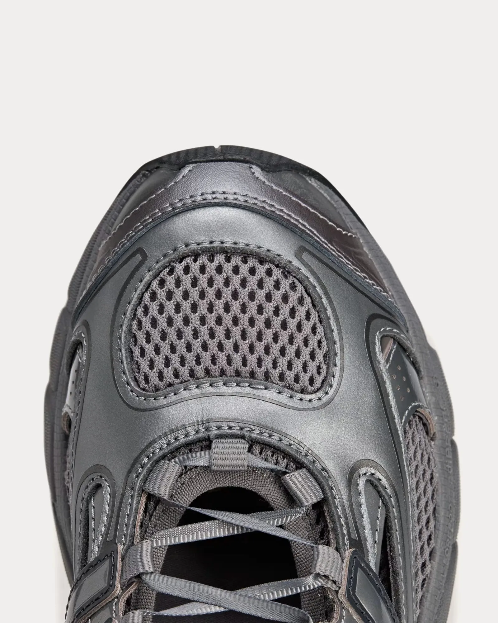 Adistar Pose Iron Metallic / Iron Metallic / Iron Metallic Low Top Sneakers