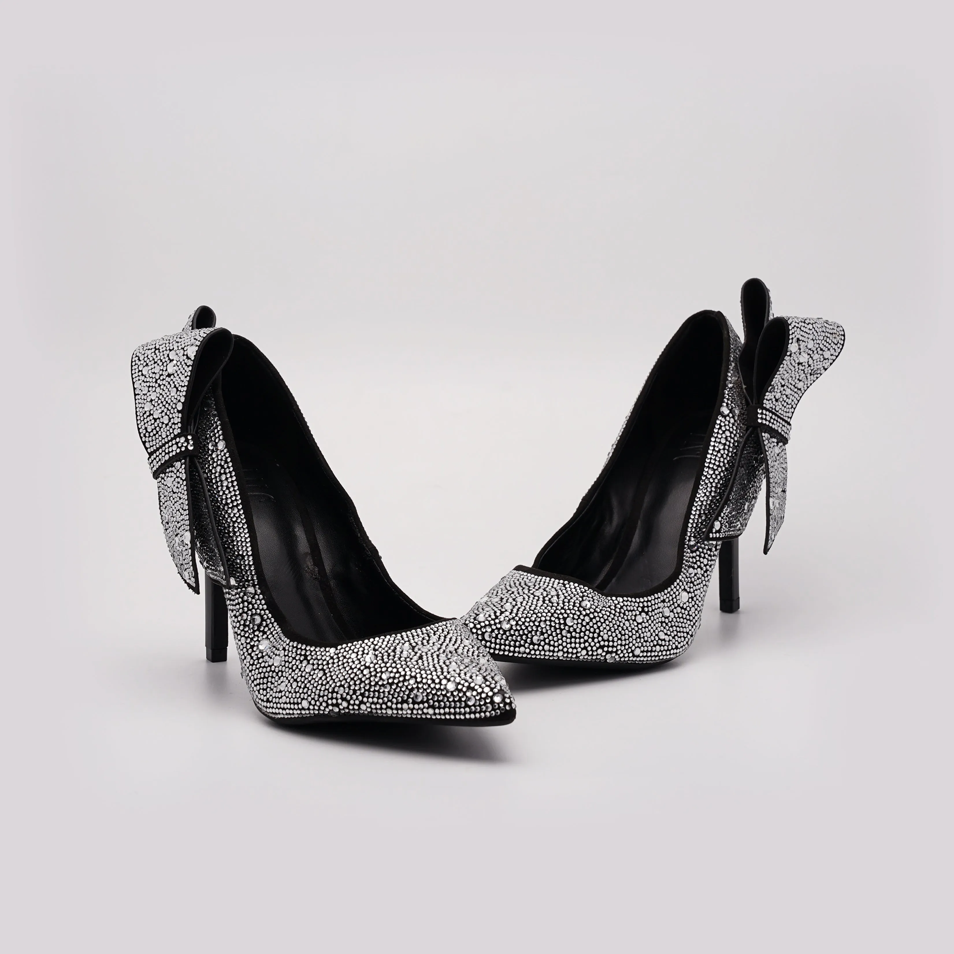 European Bow Pointed Heel