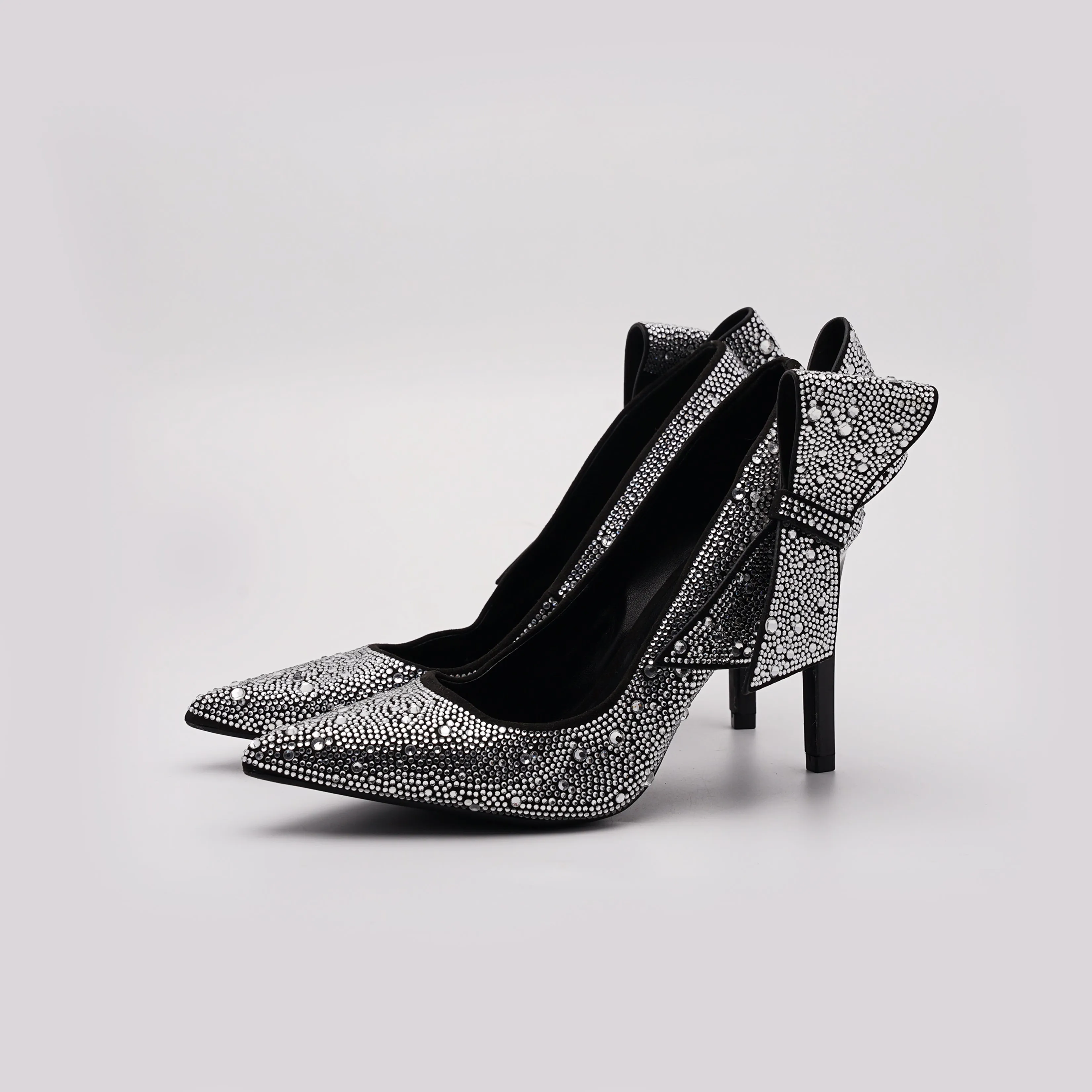 European Bow Pointed Heel