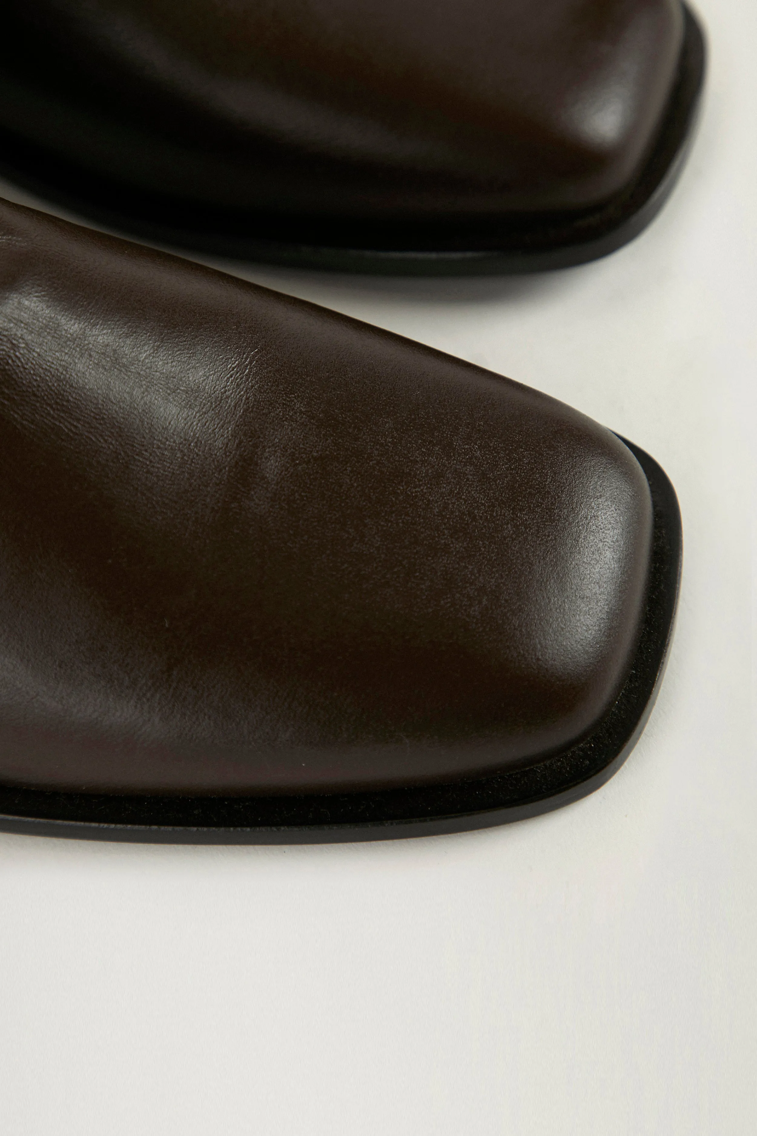 Flat boots dark brown