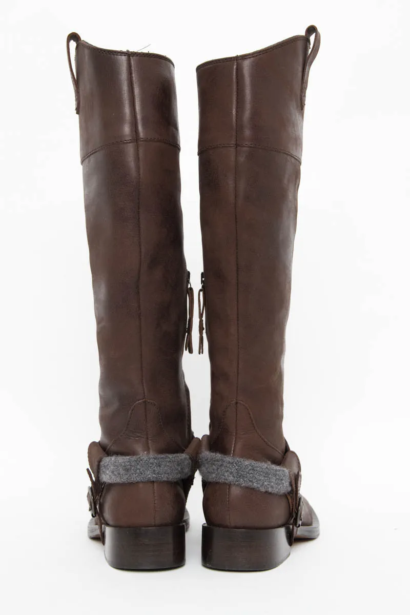 FLAT BOOTS