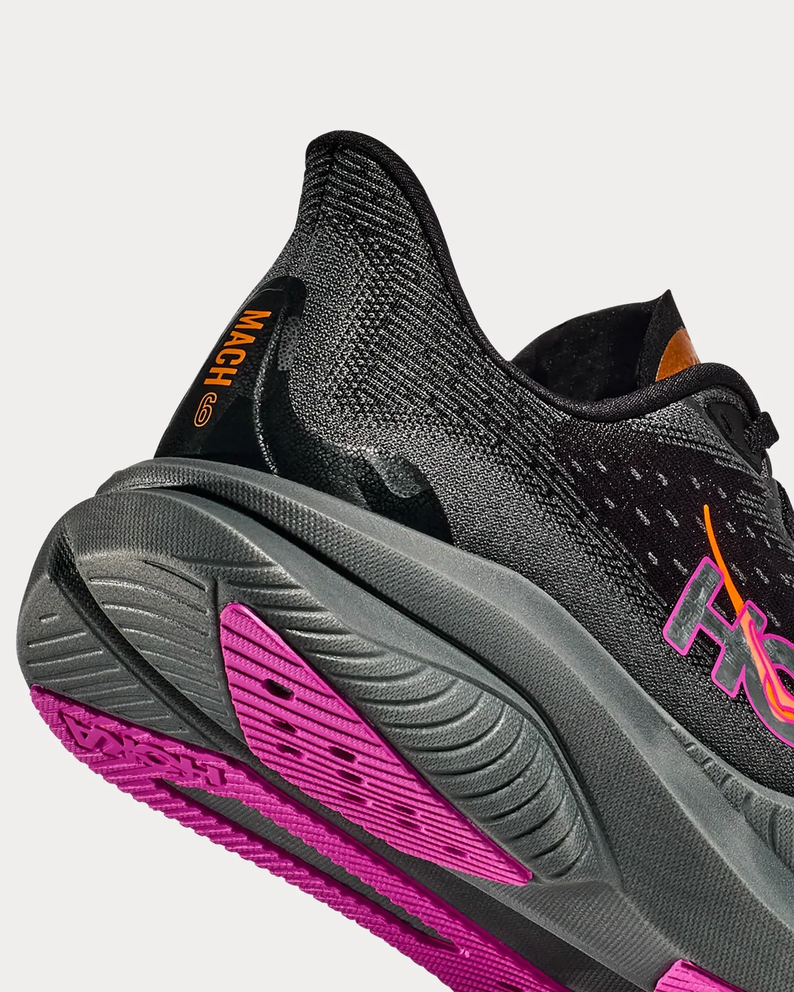 Mach 6 Black / Fuchsia Running Shoes