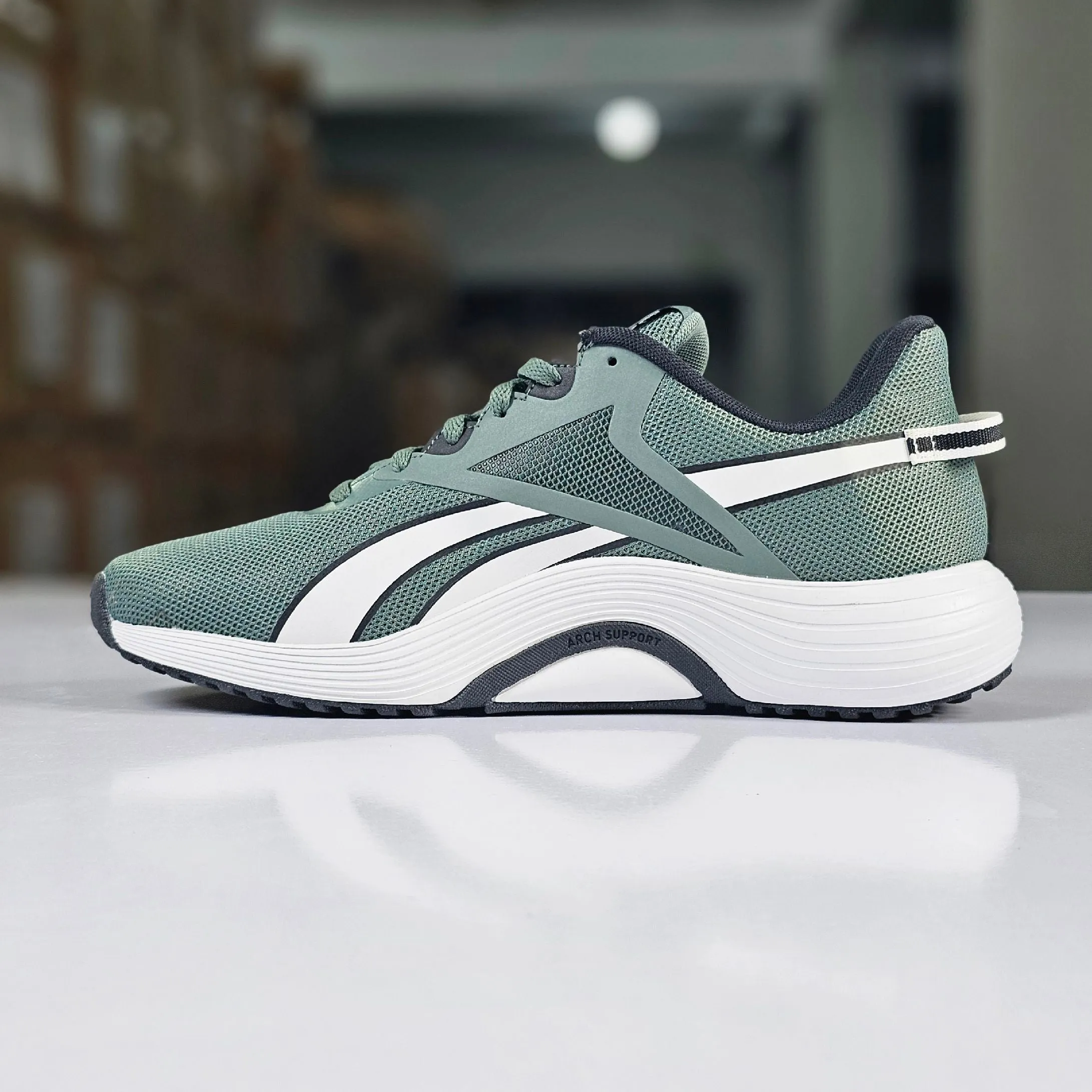 R3 - Men's Reebok Lite Plus 3