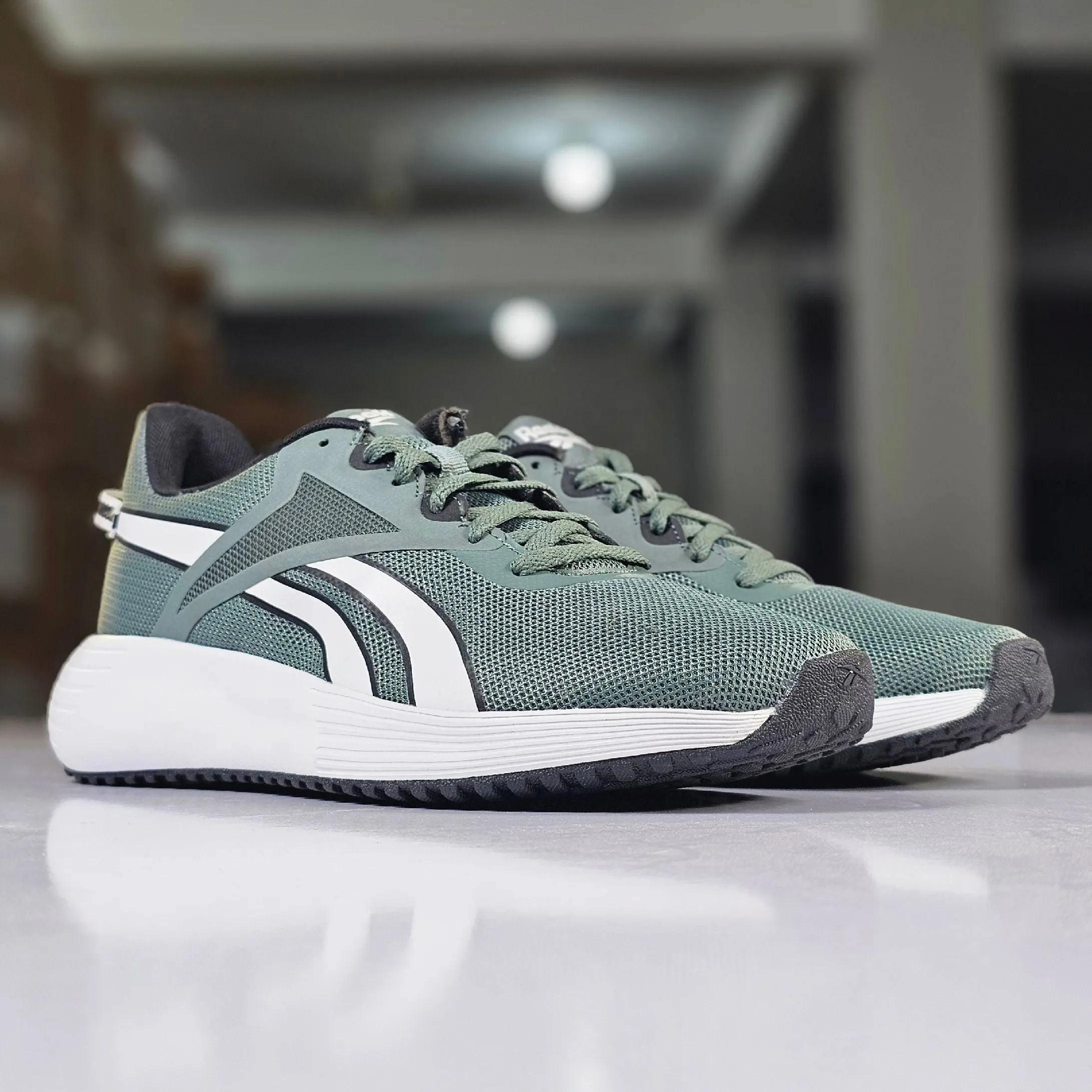 R3 - Men's Reebok Lite Plus 3