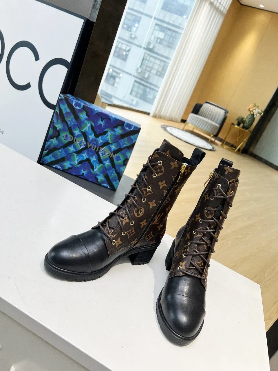 SE1191 LB Monogram Boots / Size4-10
